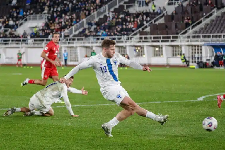 Näkökulma: Kaksi pahaa poisjääntiä aiheuttavat päänvaivaa Huuhkajille