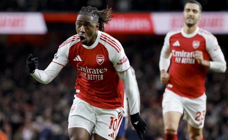 Haastattelu: Viaplayn tähtiselostajan ennustus Valioliigan huippuottelusta – ”Ylikävely!”