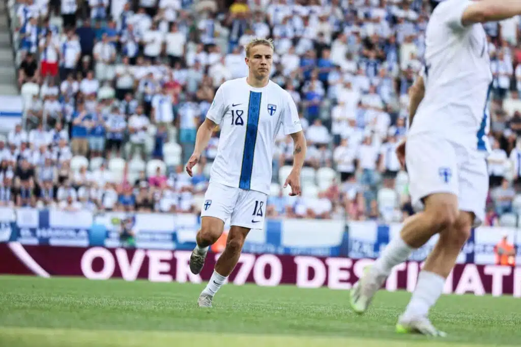 Haastattelu: Topi Keskistä ei haittaa maaotteluiden panoksettomuus – ”Tykkään näistä peleistä todella paljon!”