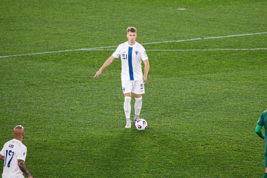 Haastattelu: Suoraa puhetta Huuhkajien läpimurtopelaajalta– ”Ei jää hyvät fiilikset, kun häviää Maltalle kotona”