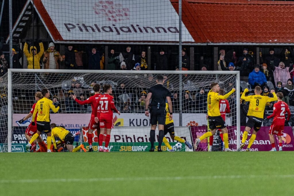 Top kuusi Veikkausliiga  – KuPS juoni mestariksi, Nuutinen ohitti Korkeakunnaksen