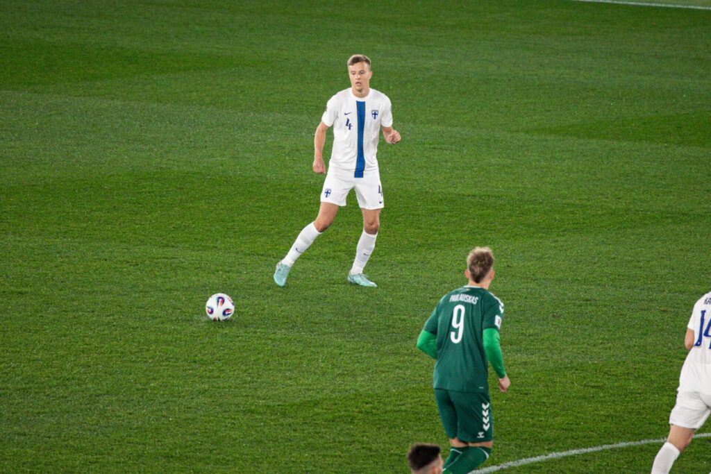 Haastattelu: Robert Ivanov pelasi nousujohteisen syksyn – ”Uusi vuosi alkaa uudella energialla!”