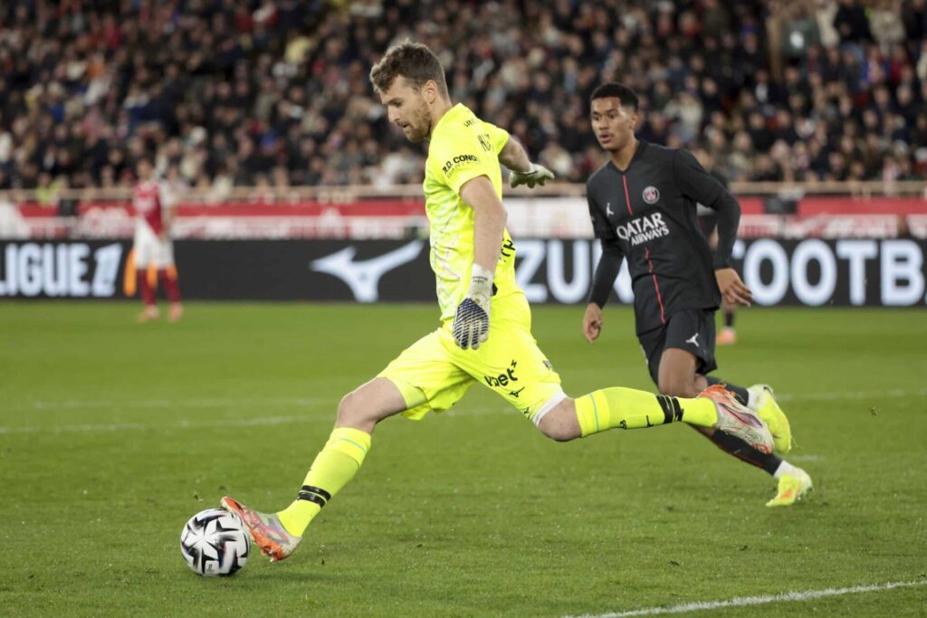 Lukas Hradecky, Monaco