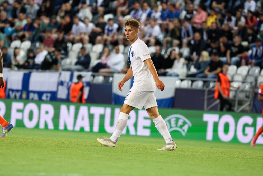 Haastattelu: Nuorennusleikkaus vai normaalia toimintaa Huuhkajissa? – ”Totta kai keski-ikä nuorentuu”