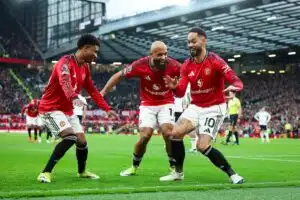 Haastattelu: Asiantuntija iloitsee ManU:n paluusta kärkikahinoihin – ”Siellä mihin se kuuluu”