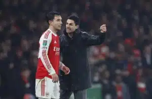 Haastattelu: Asiantuntija uskoo yhä Arsenaliin – ”Suurin todennäköisyys ottaa mestaruus”