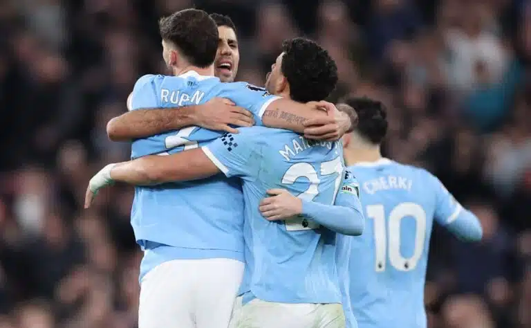 Reaktio: Valioliiga-asiantuntija odottaa jo huhtikuuta – ”Silloin pelataan massiivinen ottelu”