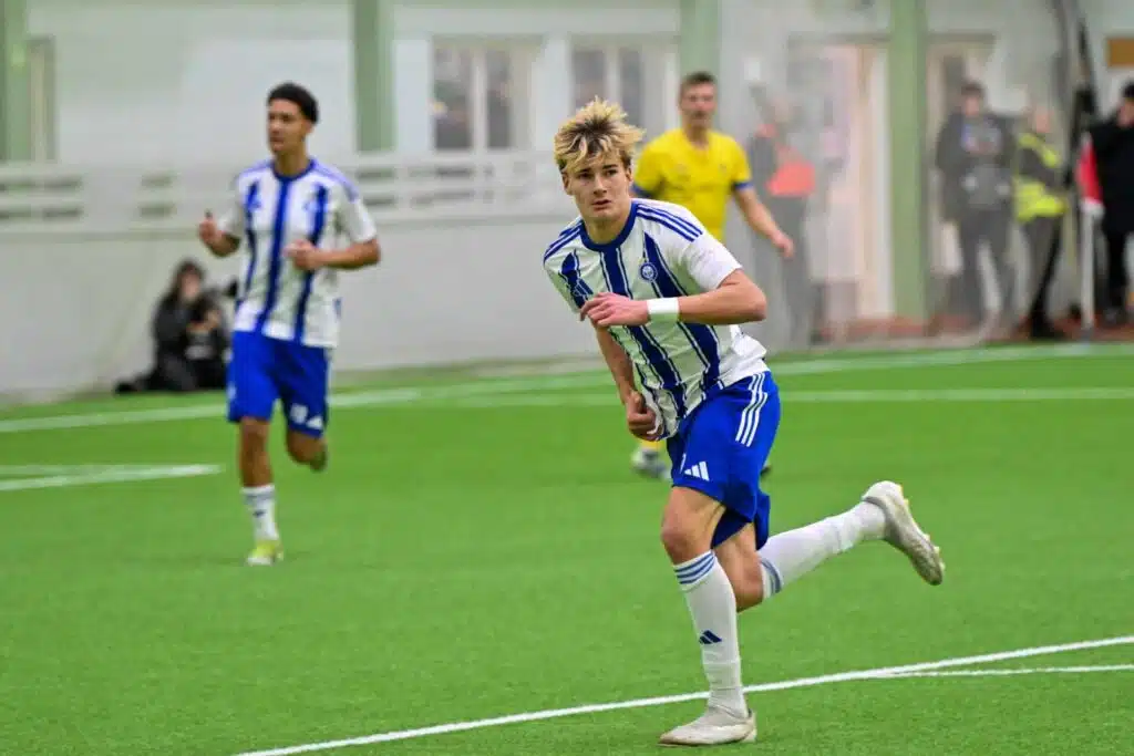 Haastattelu: HJK-debytantille maali ensimmäisessä miesten pelissään – ”Pystyn rakentamaan ja viimeistelemään”