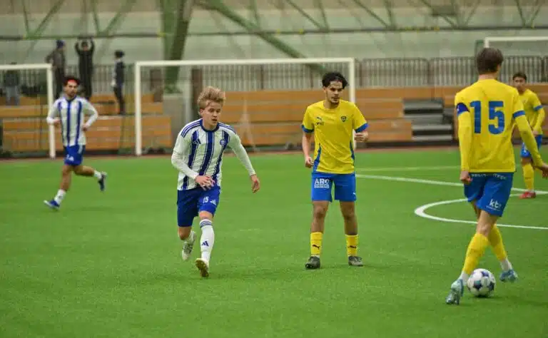 Haastattelu: Gnistanin jokerikortilta vahvat kehut – ”Aivan älytön potkutekniikka”