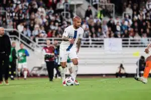 Haastattelu: Nikolai Alho on tottunut kaaokseen Kreikassa – ”Aikamoista, sama rumba jatkuu!”