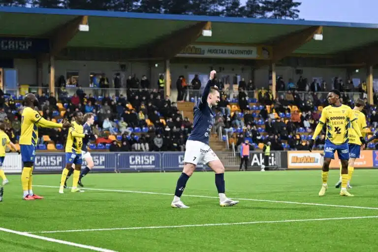 Haastattelu: Rasmus Karjalainen haluaa AC Oululle paineita – ”Olemme liigan parhaita joukkueita”