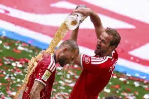 Top kuusi Bundesliiga – Bayern München oli murskaava, suomalaisedustus palaa