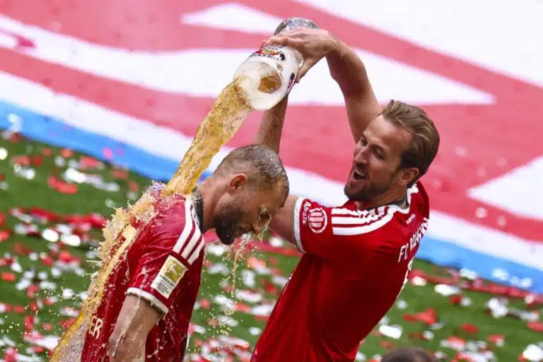 Top kuusi Bundesliiga – Bayern München oli murskaava, suomalaisedustus palaa