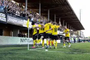 Miljoonat olivat lipsahtaa – KuPS teki elämänsä todella vaikeaksi